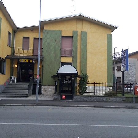 Hotel Cristallo نوفارا المظهر الخارجي الصورة