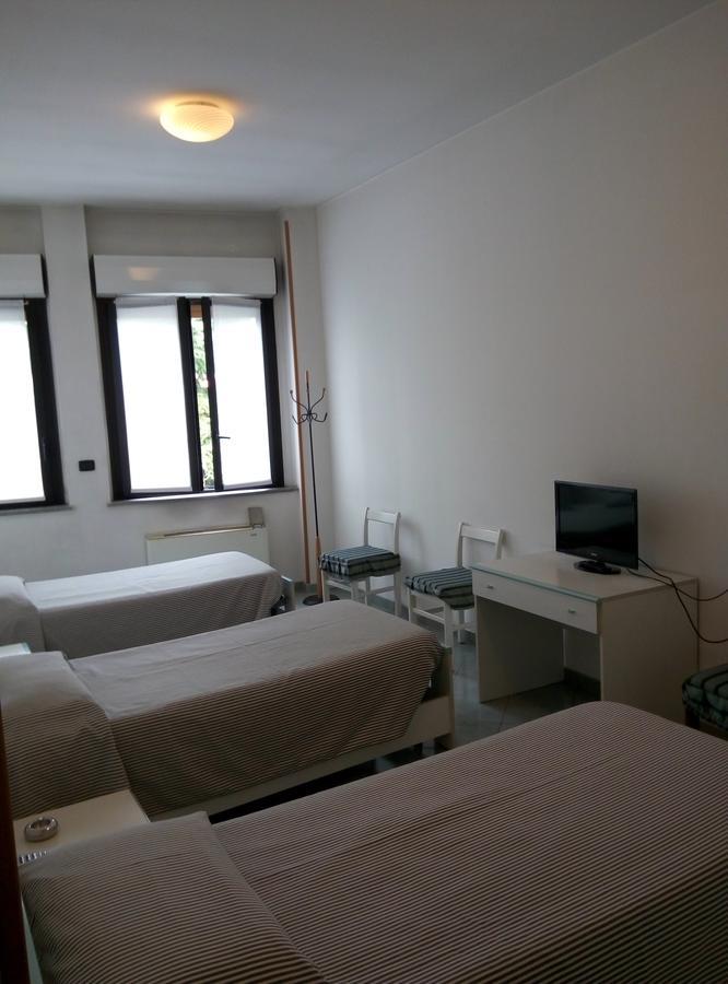 Hotel Cristallo نوفارا المظهر الخارجي الصورة