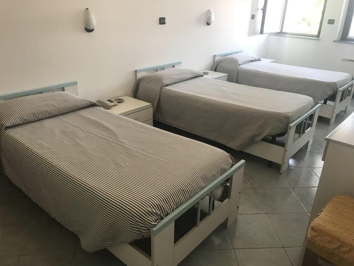 Hotel Cristallo نوفارا المظهر الخارجي الصورة